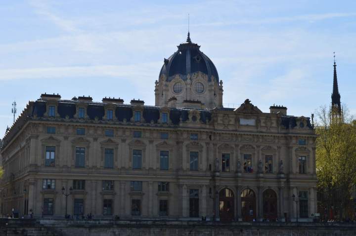 Tribunal de commerce DSC 0066(1)